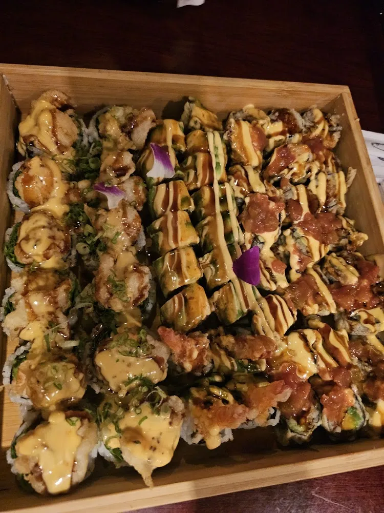 Hana Special Roll Tray